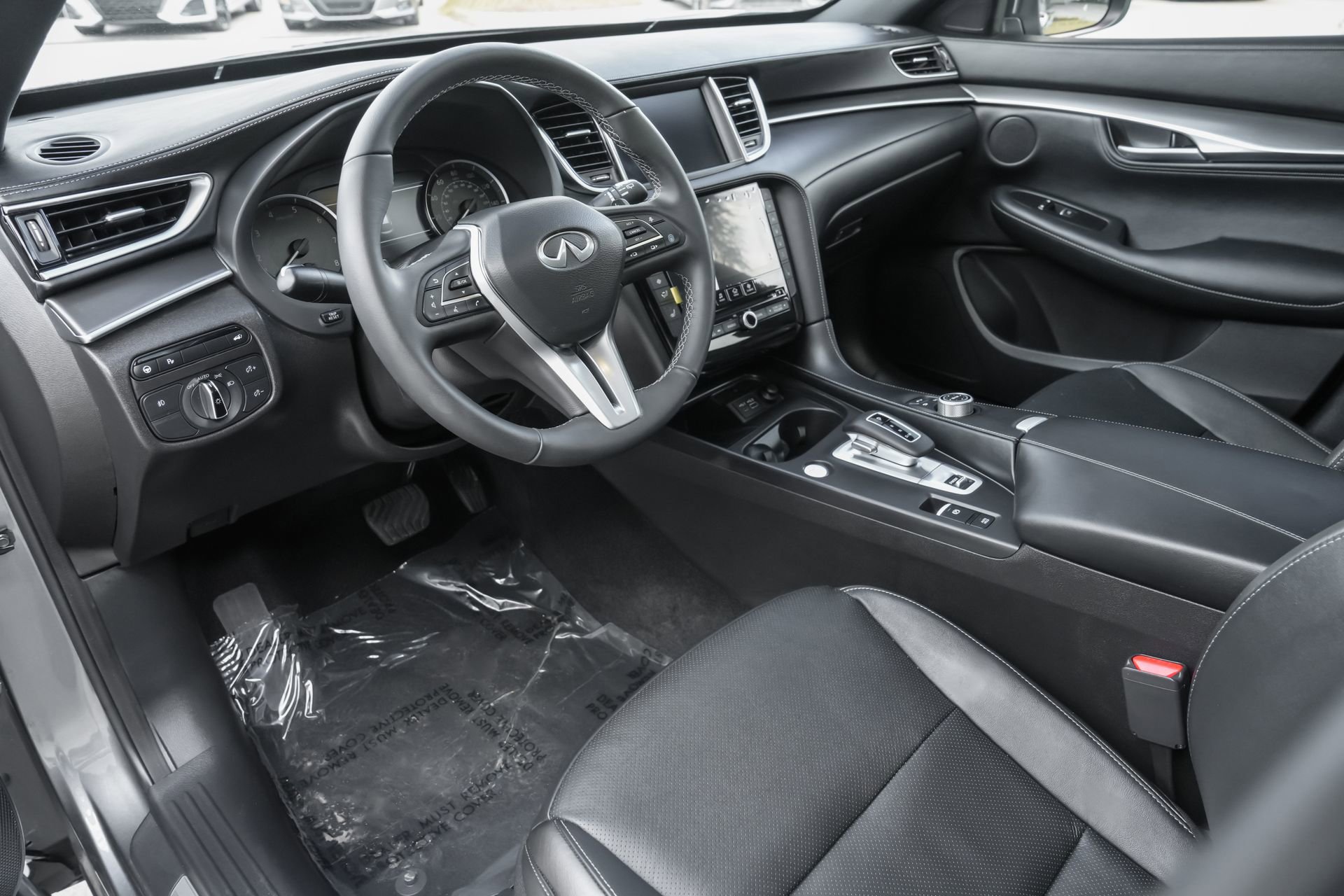 Used 2025 INFINITI QX55 Luxe w/ Accent Package image 5