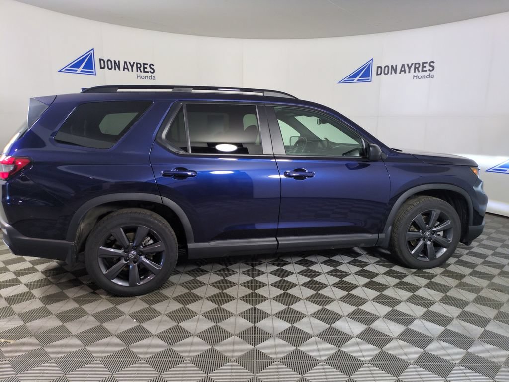 Used 2025 Honda Pilot Sport image 6