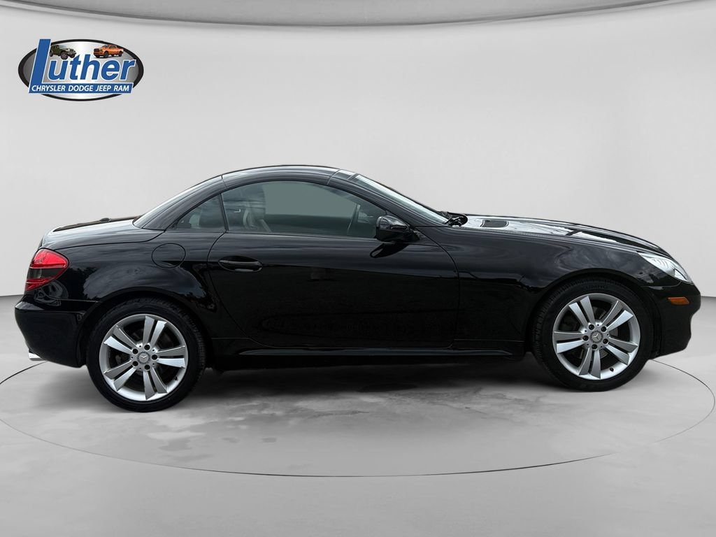 Used 2010 Mercedes-Benz SLK 300 image 6