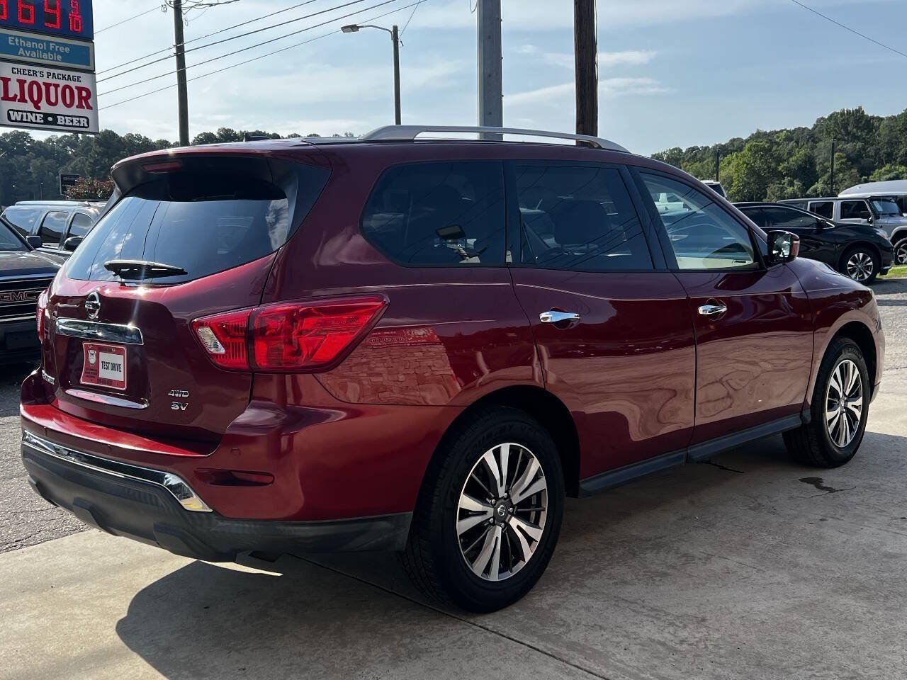 Used 2017 Nissan Pathfinder SV AWD/4WD image 6