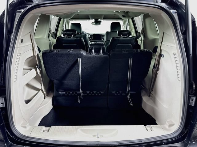 Used 2023 Chrysler Pacifica Touring-L FWD image 30