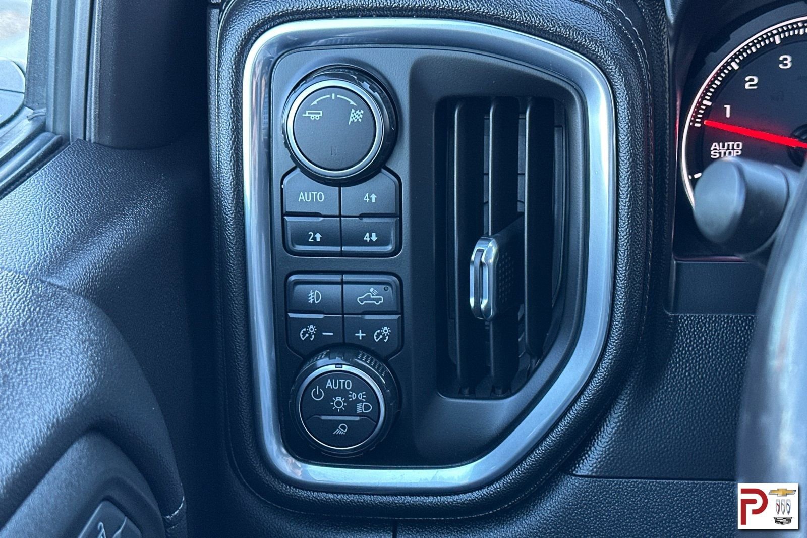 Certified 2019 Chevrolet Silverado 1500 LTZ w/ LTZ Plus Package image 31