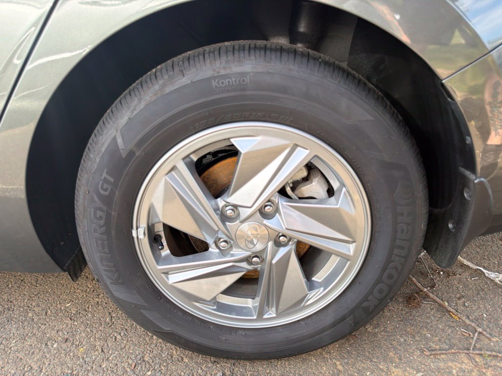 Certified 2026 Hyundai Elantra SE FWD image 6
