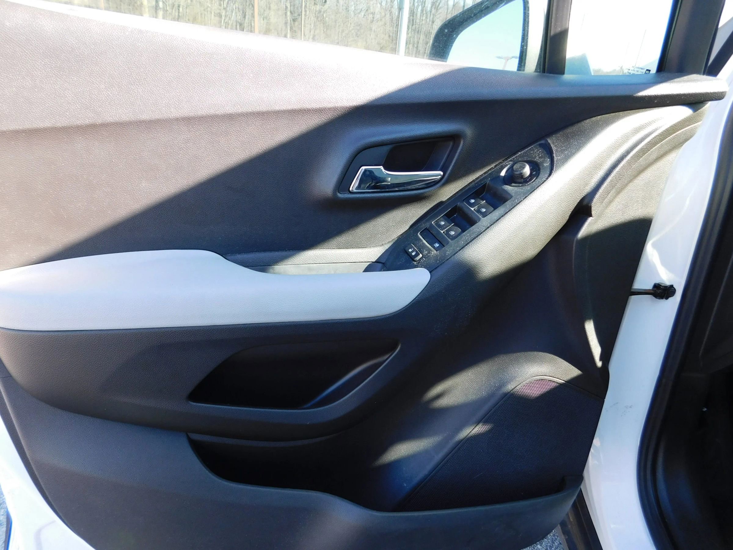 Used 2018 Chevrolet Trax LS image 11