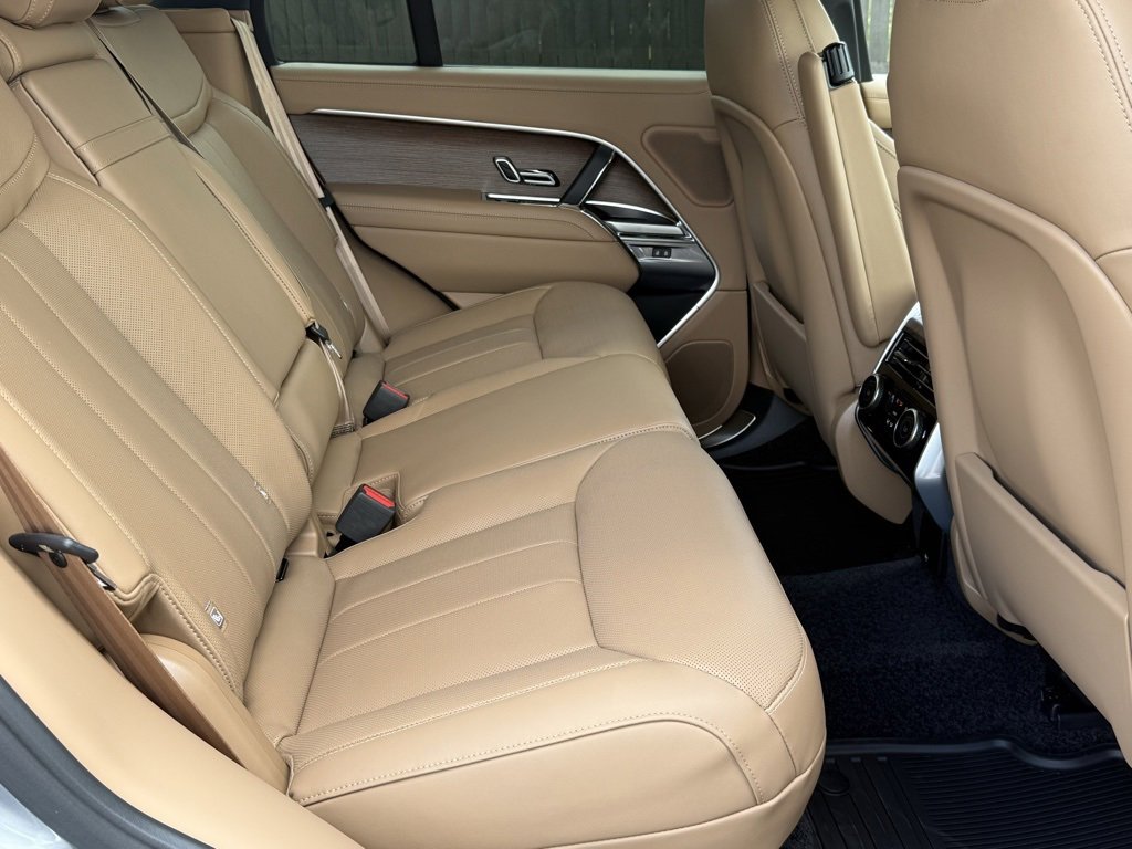 New 2025 Land Rover Range Rover SE image 35