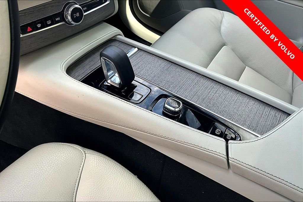 Certified 2023 Volvo XC90 B6 Plus image 18