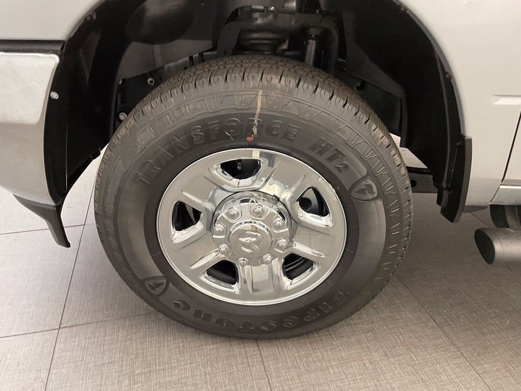 New 2026 RAM 2500 Tradesman AWD/4WD image 9