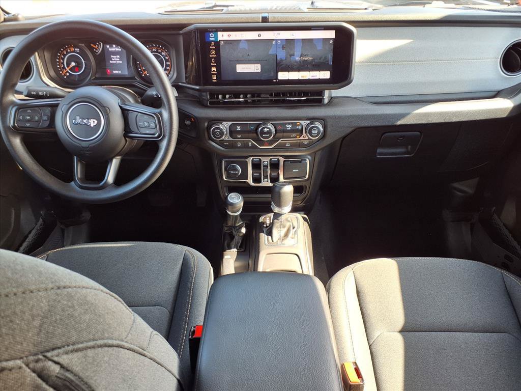 Used 2025 Jeep Gladiator Sport AWD/4WD image 13