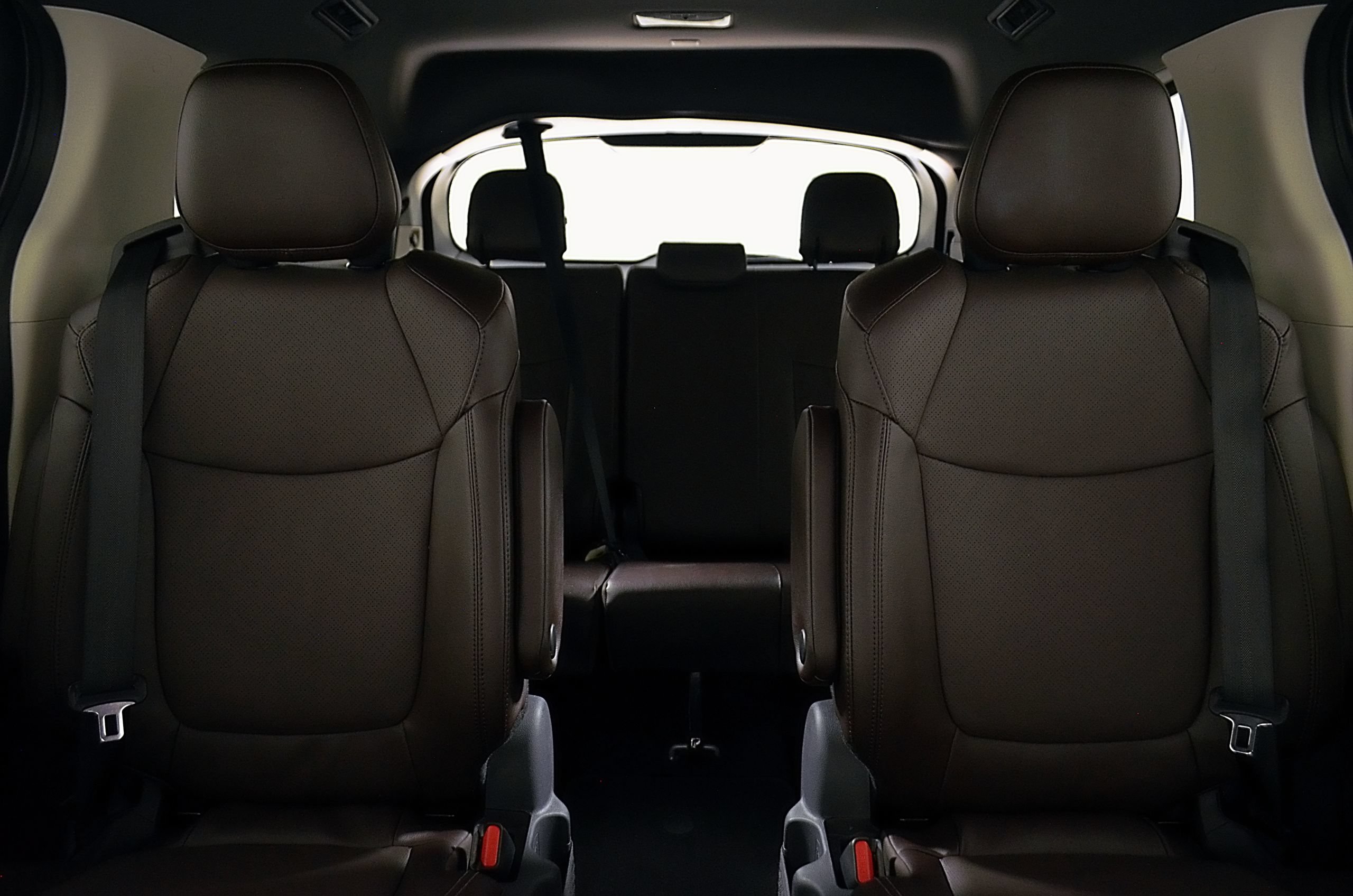 Used 2024 Toyota Sienna Platinum FWD image 17