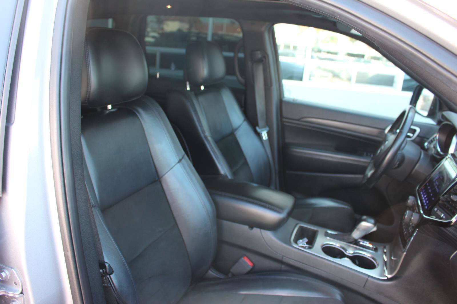 Used 2019 Jeep Grand Cherokee Altitude image 16