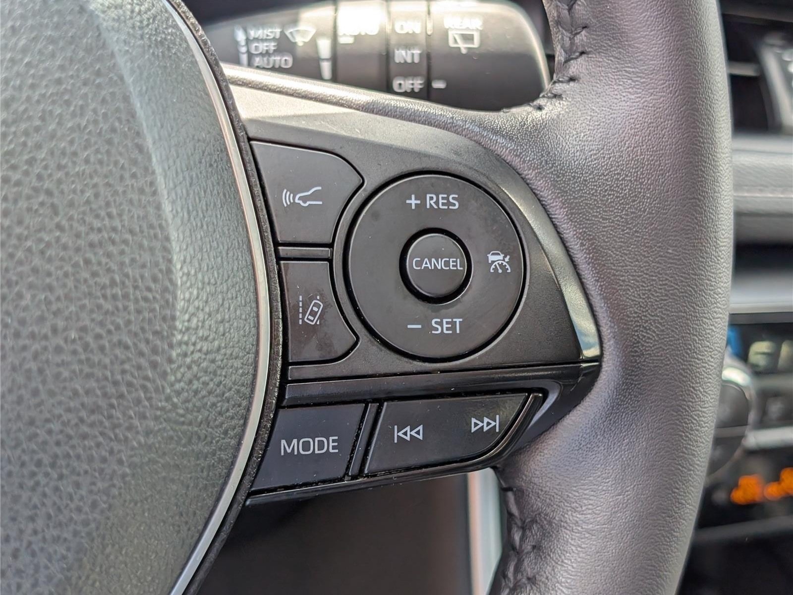 Used 2023 Toyota RAV4 XLE Premium AWD/4WD image 24