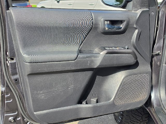 Used 2023 Toyota Tacoma TRD Sport AWD/4WD image 19