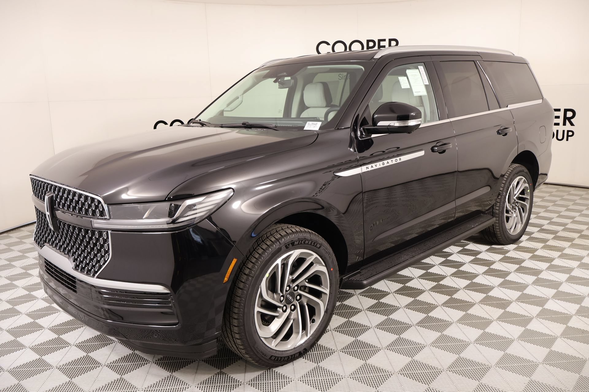 New 2026 Lincoln Navigator Premiere AWD/4WD image 10