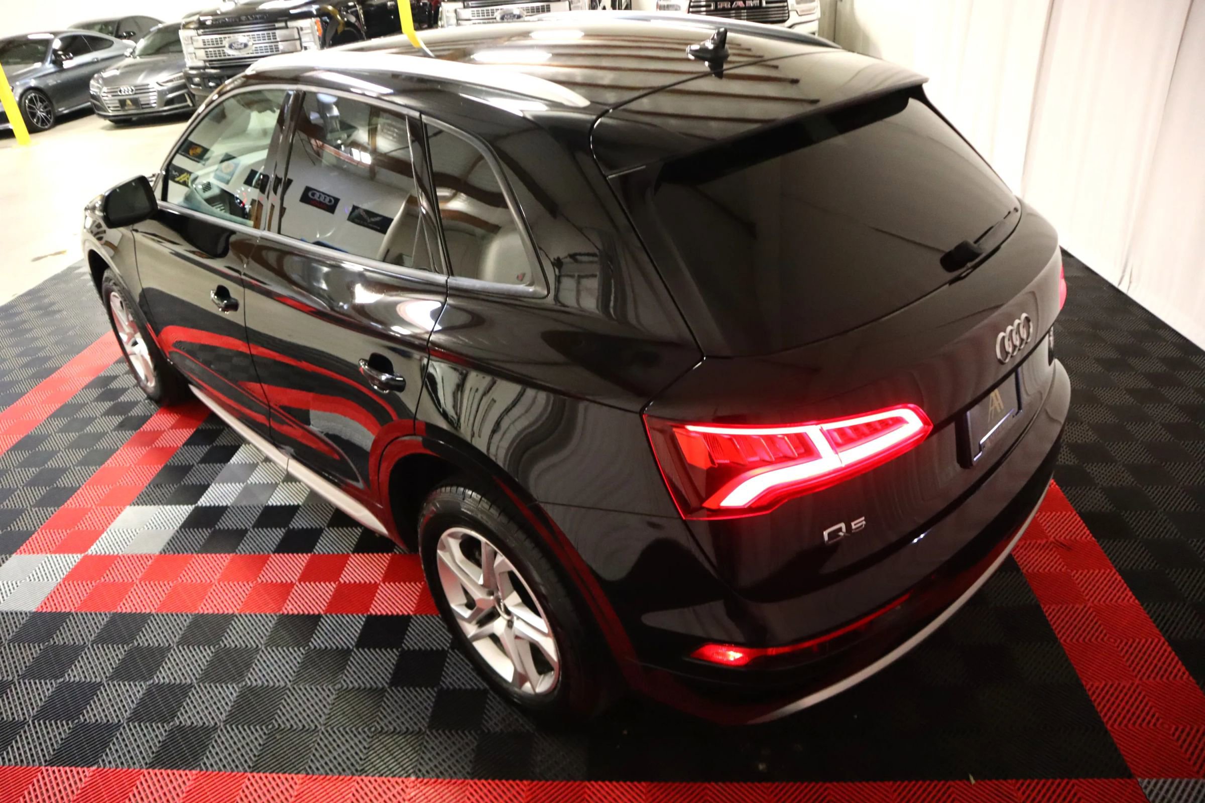 Used 2018 Audi Q5 2.0T Premium w/ Convenience Package image 8