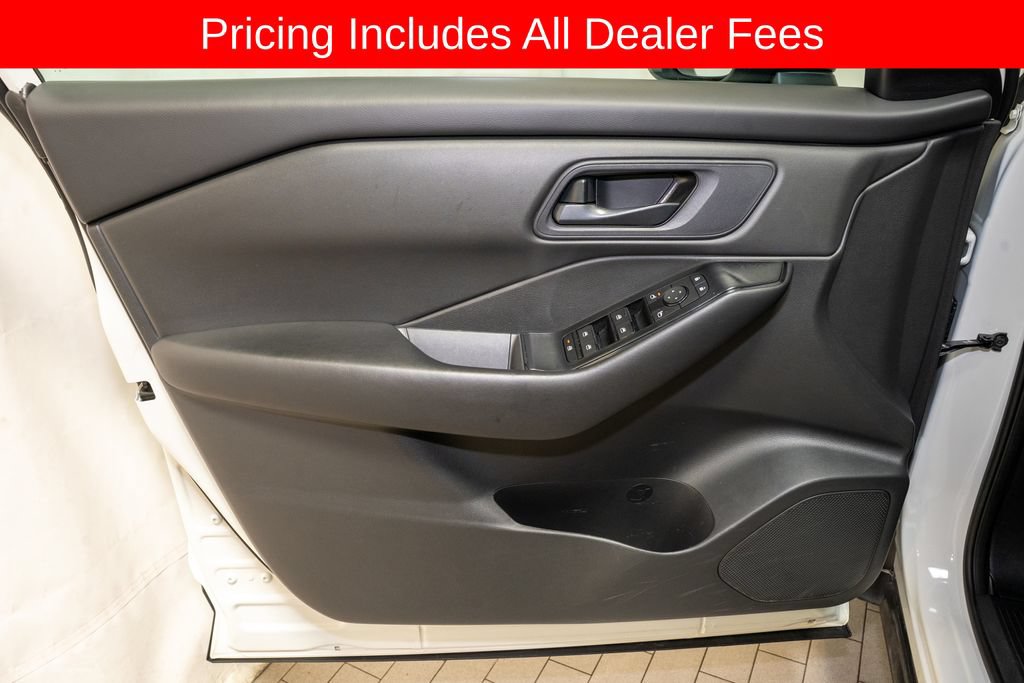 Used 2024 Nissan Rogue S FWD image 10