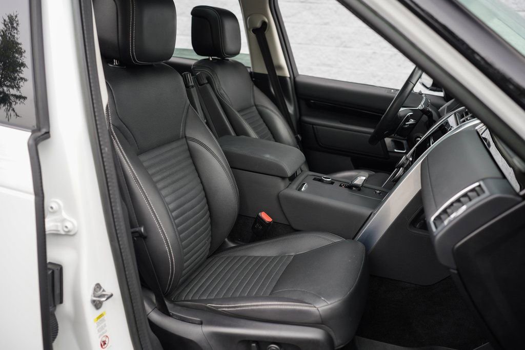 Used 2023 Land Rover Discovery S image 25