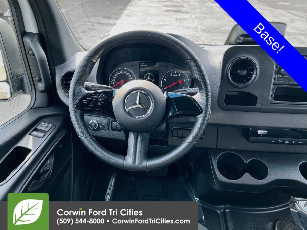 Used 2025 Mercedes-Benz Sprinter 2500 image 22