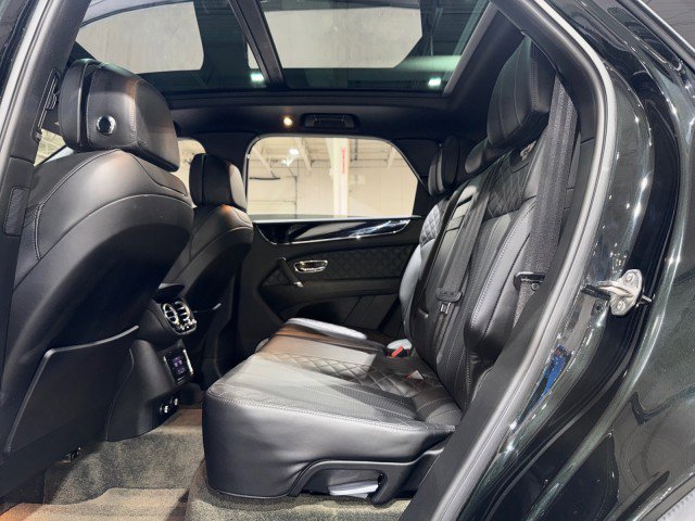 Used 2017 Bentley Bentayga image 58