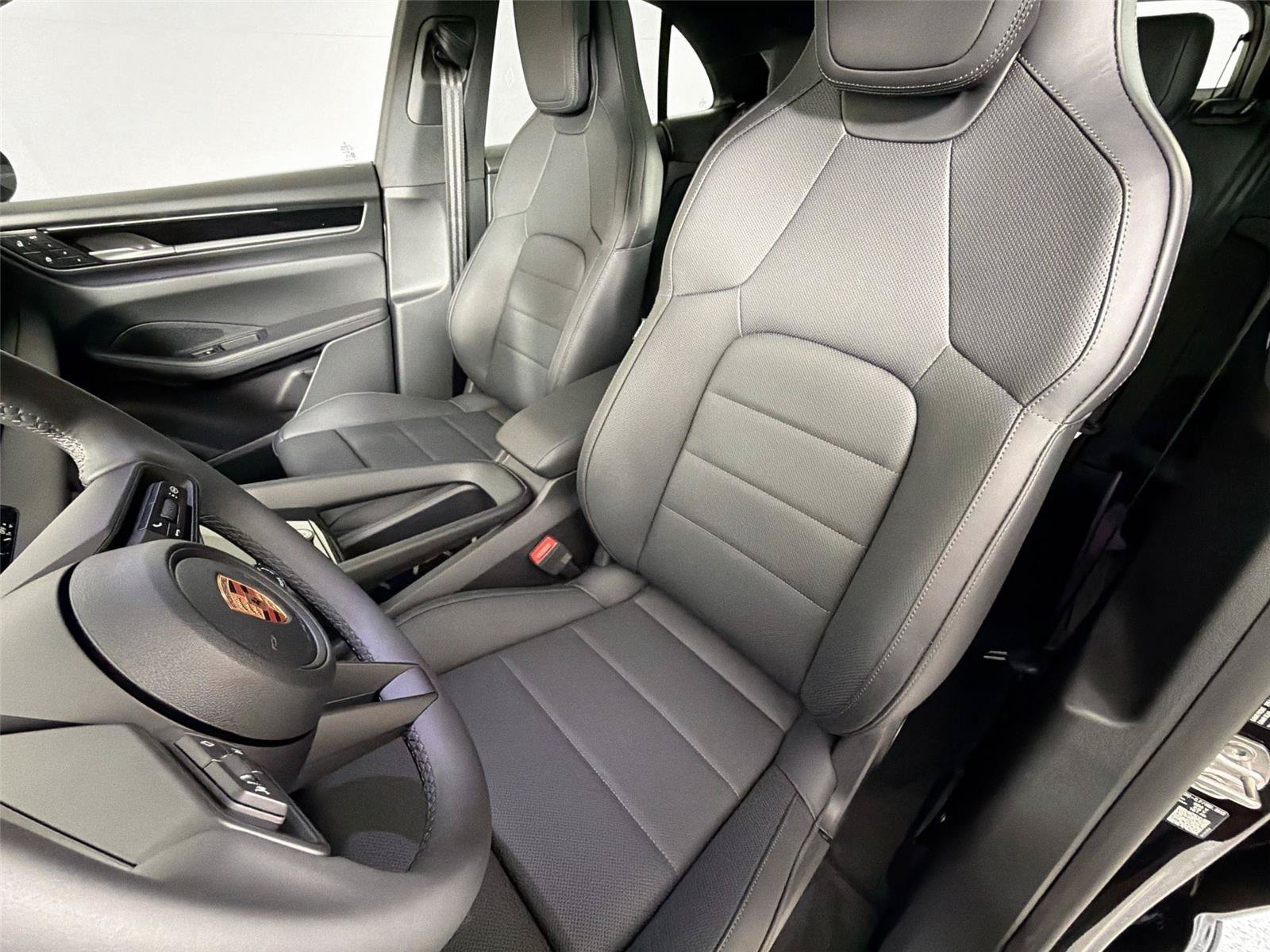 Certified 2026 Porsche Macan 4 Electric AWD/4WD image 5