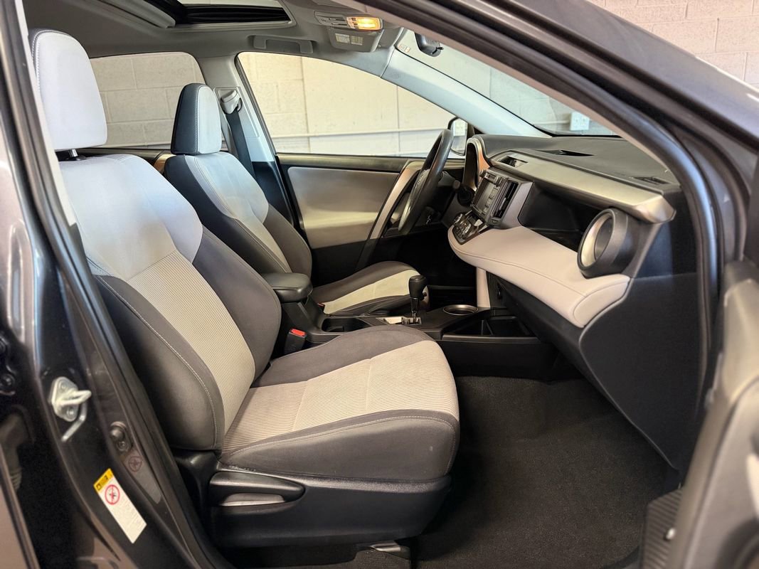 Used 2015 Toyota RAV4 XLE image 24