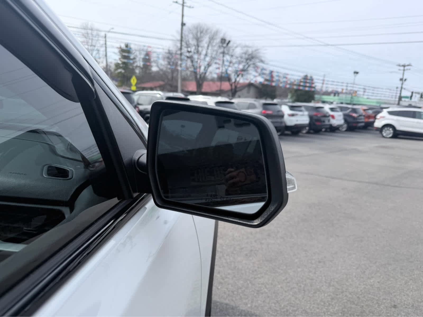 Used 2022 GMC Acadia SLE w/ Driver Convenience Package image 7