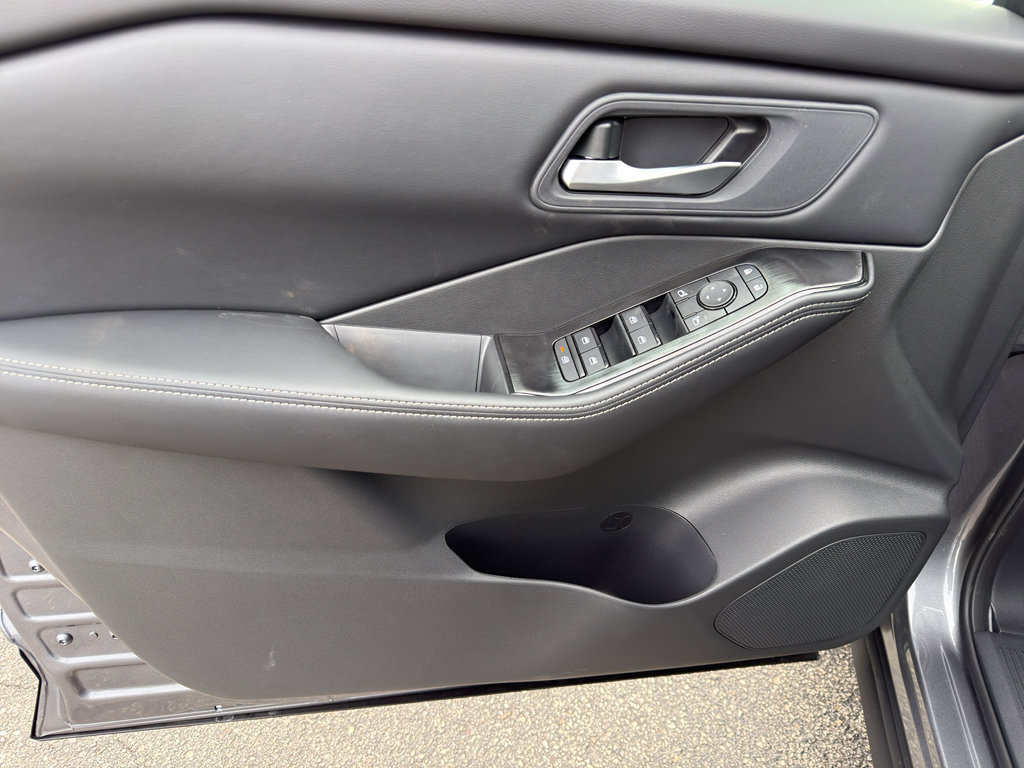 New 2026 Nissan Rogue SV AWD/4WD image 13