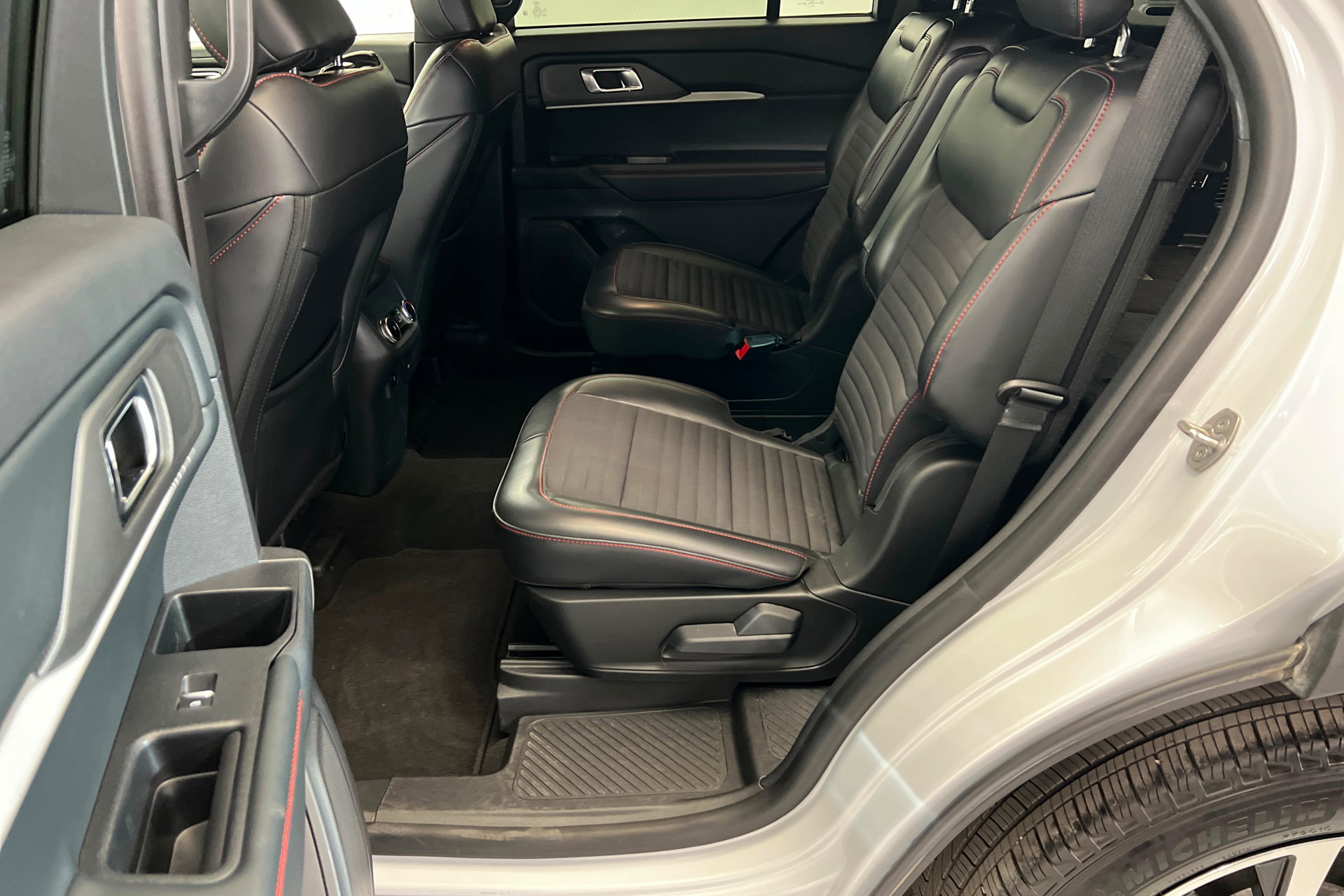 Used 2026 Ford Explorer ST-Line AWD/4WD image 21