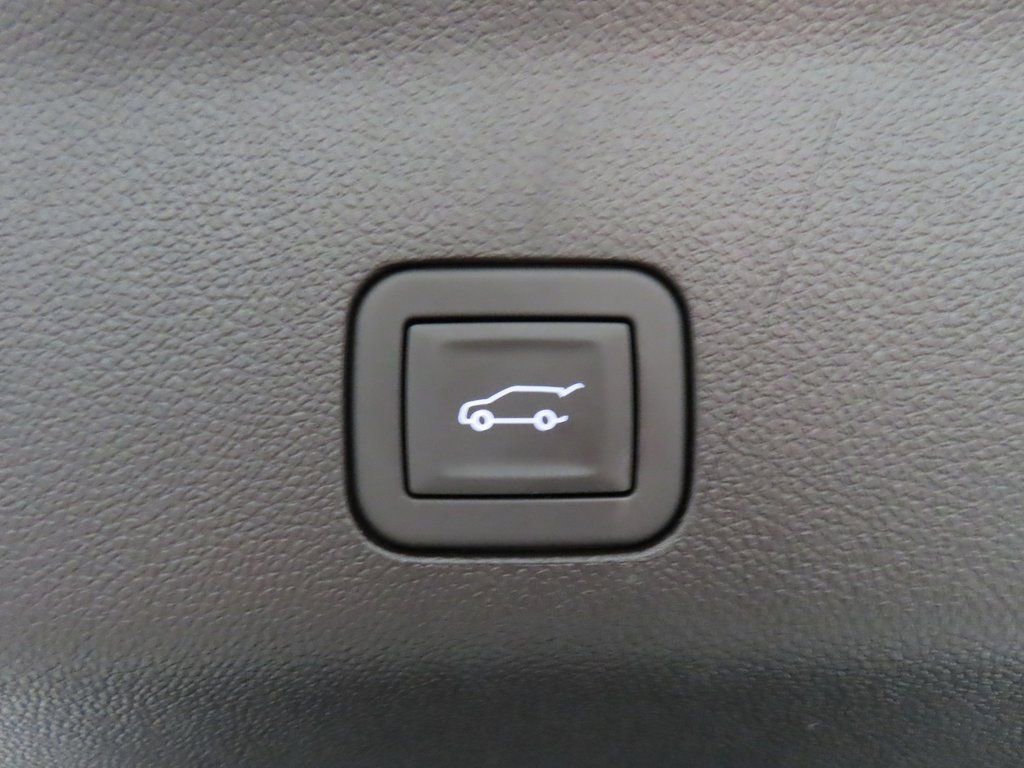 Used 2025 Chevrolet Suburban Premier image 43