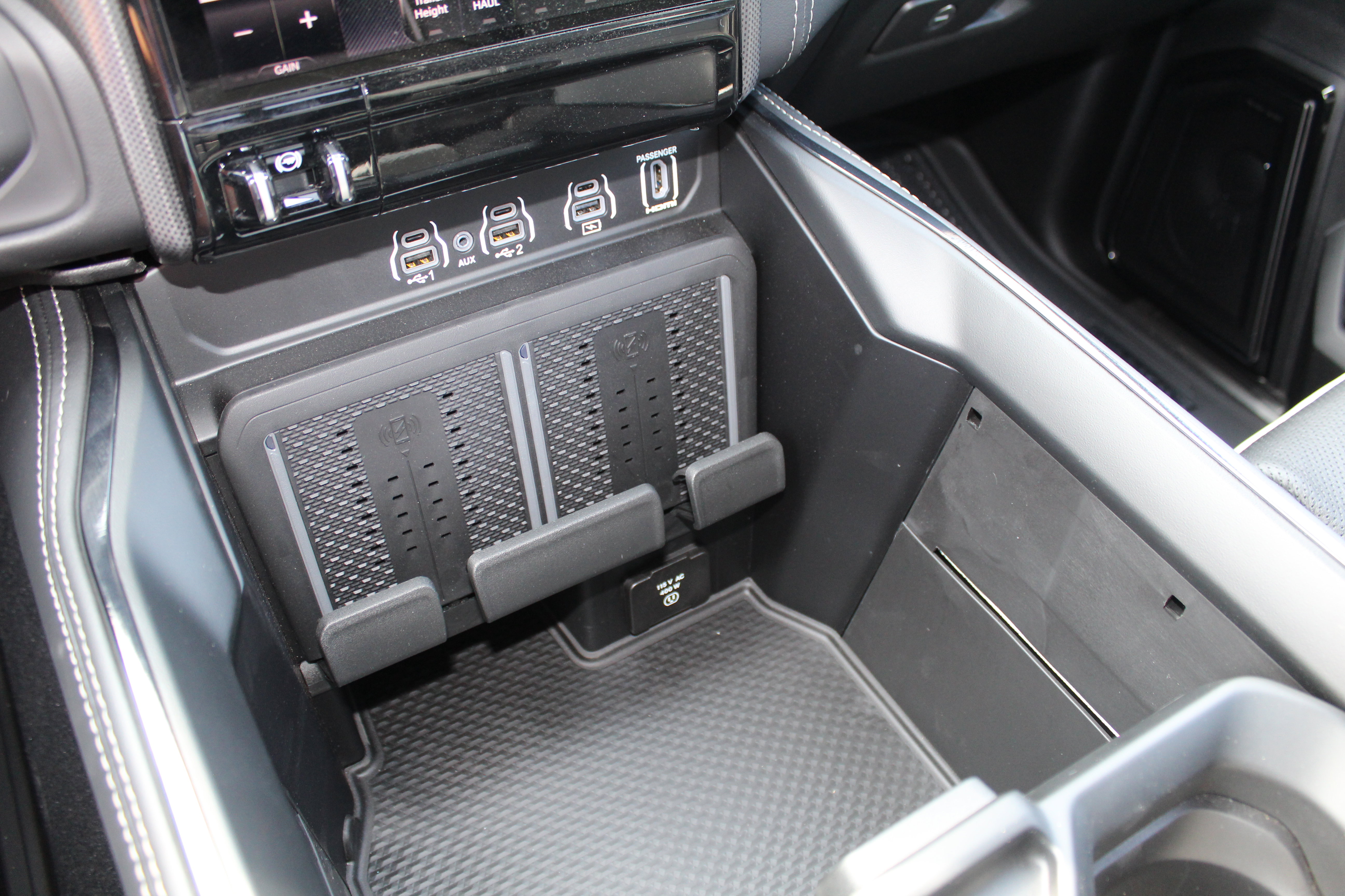 New 2025 RAM 3500 Limited image 19