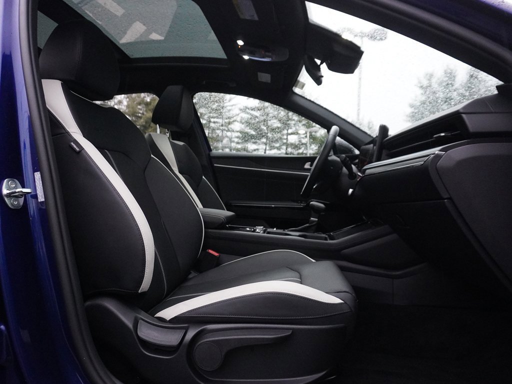 Used 2025 Kia K5 GT-Line w/ GT-Line Premium Package image 33