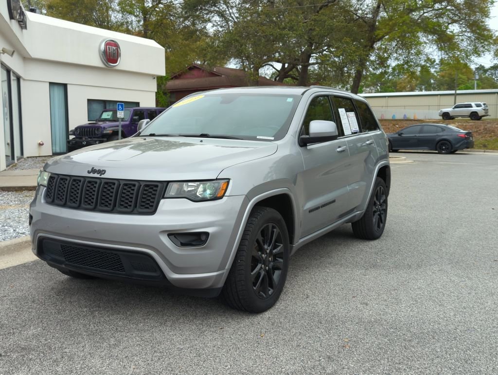 Used 2019 Jeep Grand Cherokee Altitude image 9