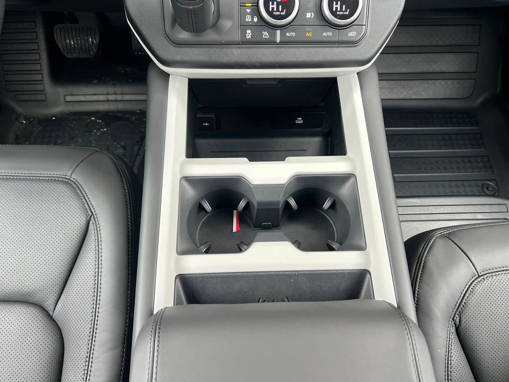 New 2025 Land Rover Defender 110 S image 23