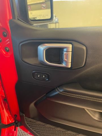 Used 2024 Jeep Wrangler Unlimited Sahara AWD/4WD image 20