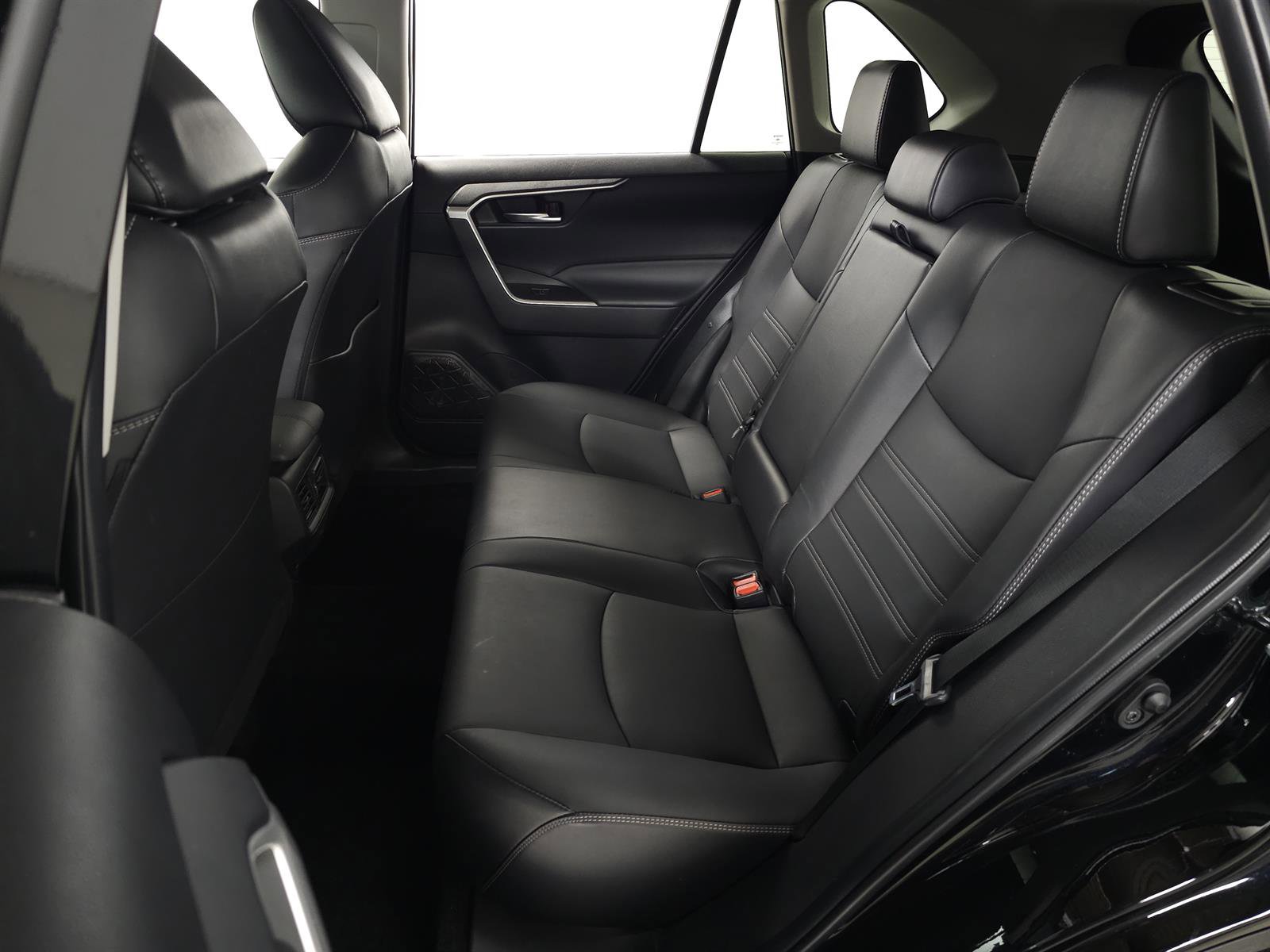 Used 2023 Toyota RAV4 XLE Premium image 30