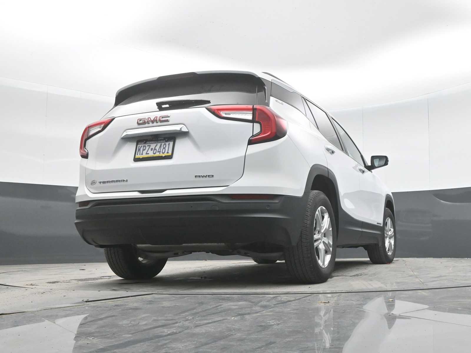 Used 2023 GMC Terrain SLE w/ Driver Convenience Package AWD/4WD image 33