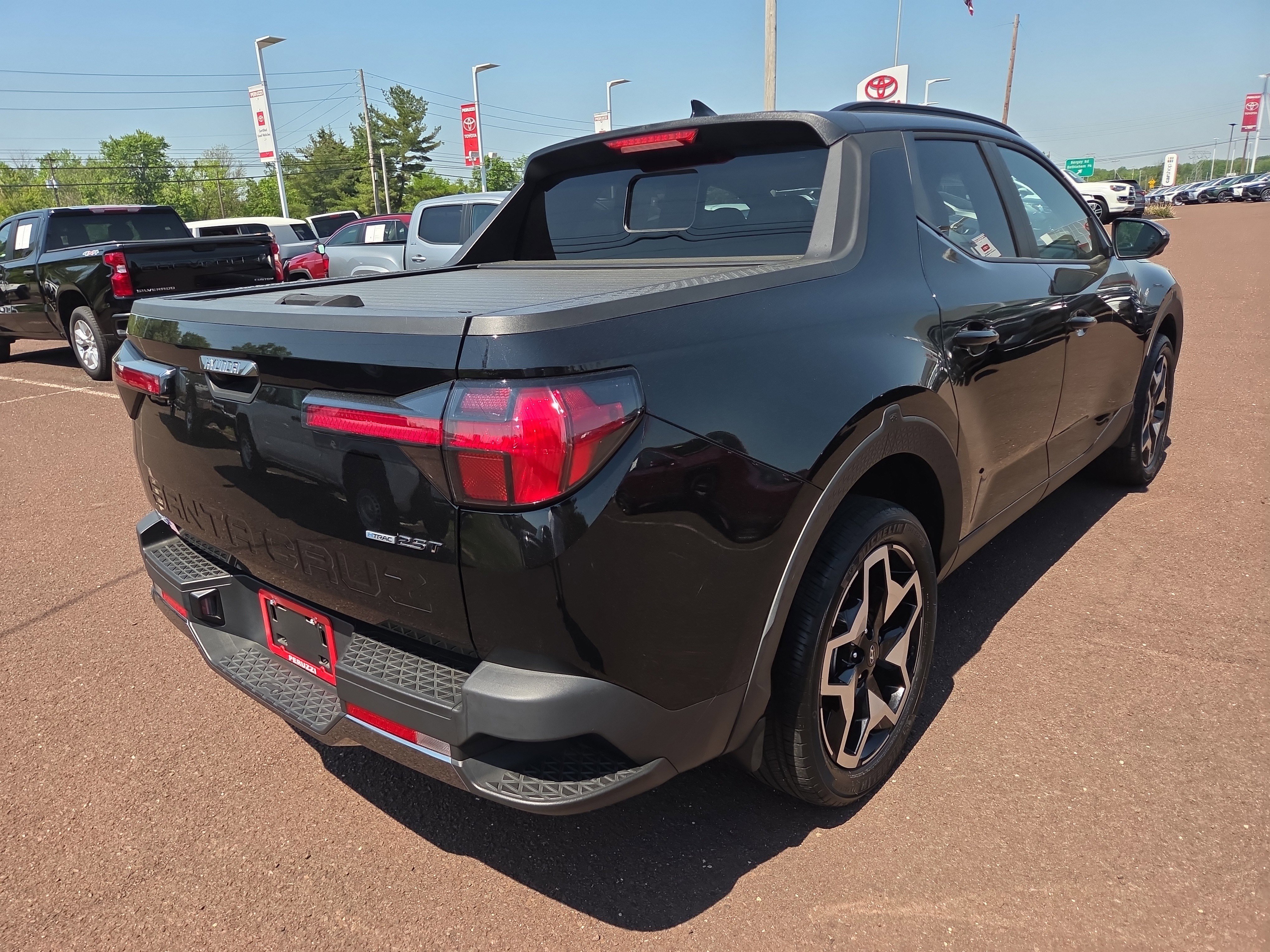 Used 2024 Hyundai Santa Cruz Limited AWD/4WD image 3