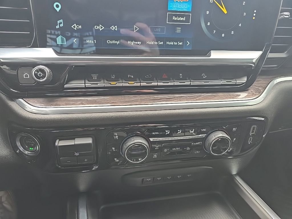 Used 2025 Chevrolet Silverado 2500 LTZ w/ LTZ Plus Package image 22