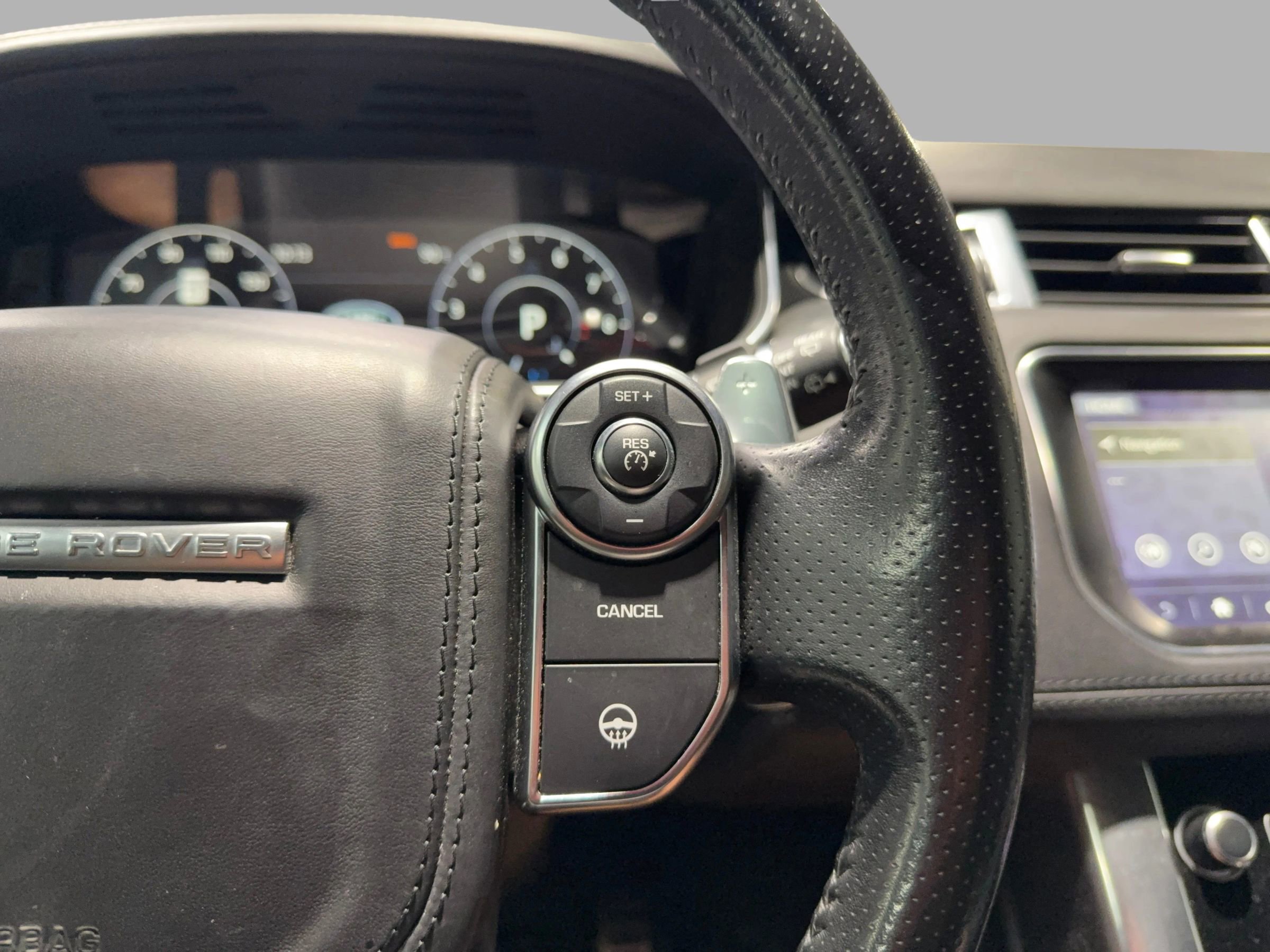 Used 2017 Land Rover Range Rover Sport HSE Dynamic image 38