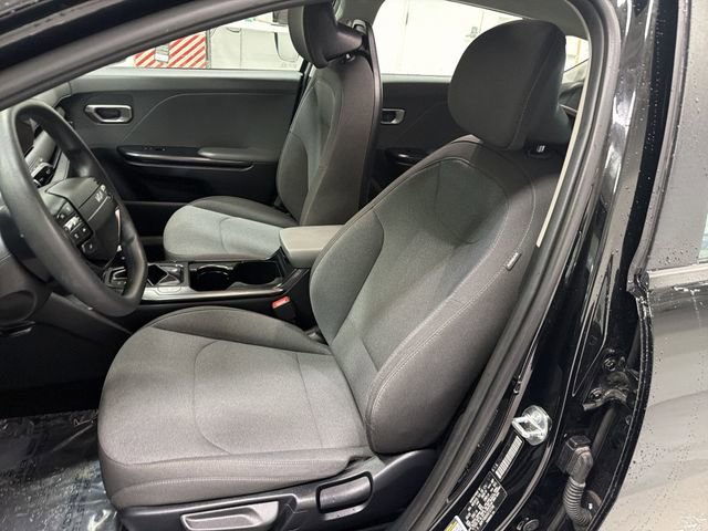 Used 2025 Kia K4 FWD image 19