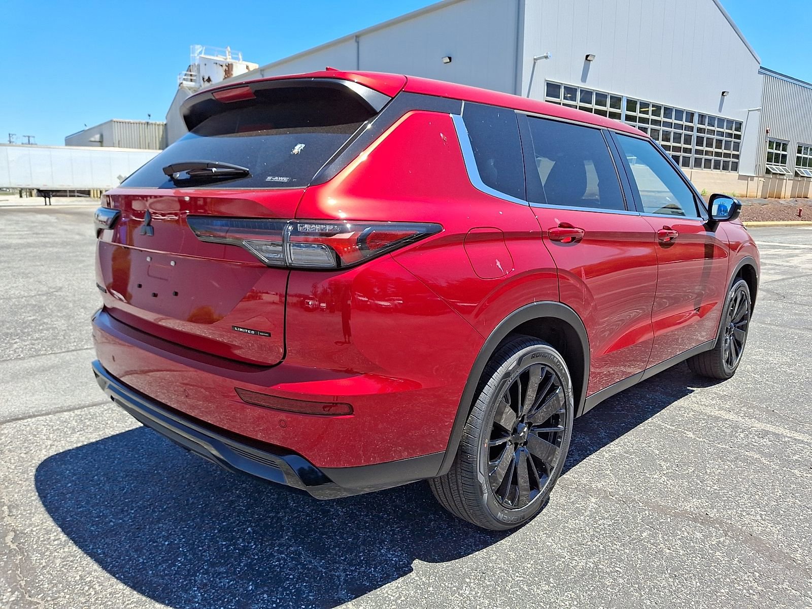 New 2026 Mitsubishi Outlander LE AWD/4WD image 7