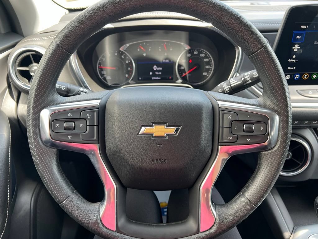 Used 2025 Chevrolet Blazer LT FWD image 11