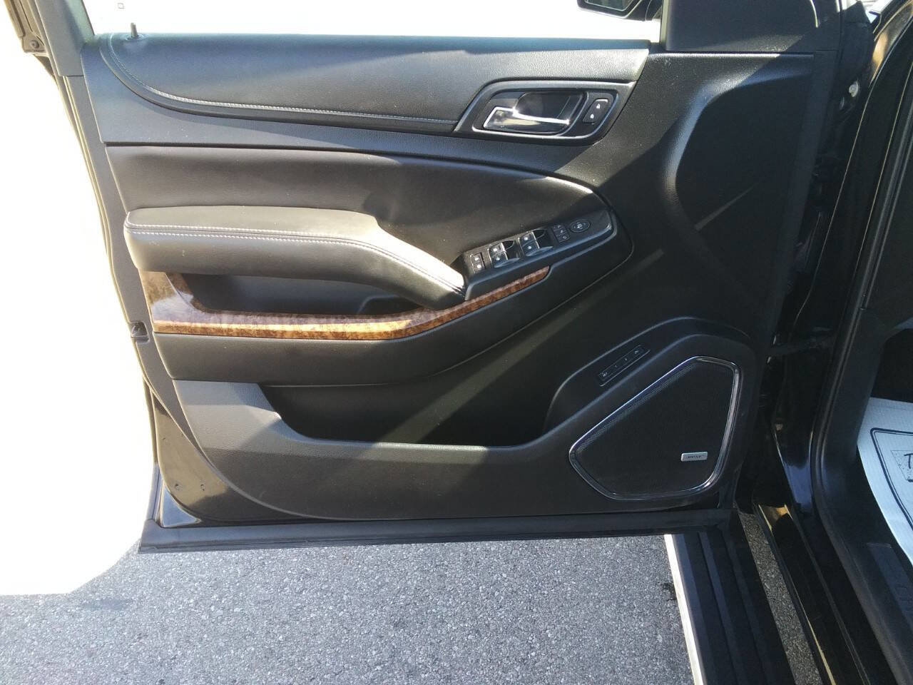 Used 2018 Chevrolet Suburban Premier image 21