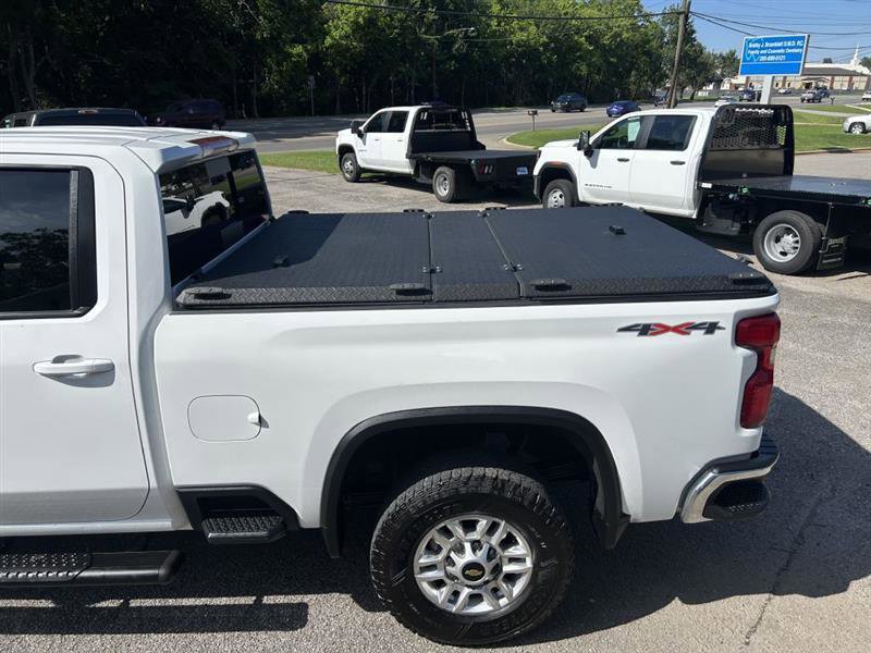 Used 2023 Chevrolet Silverado 2500 LT w/ Convenience Package AWD/4WD image 5