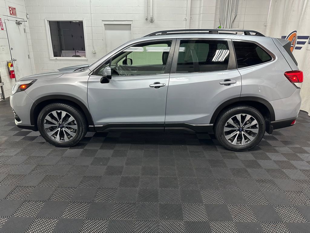 Used 2022 Subaru Forester Limited AWD/4WD image 6