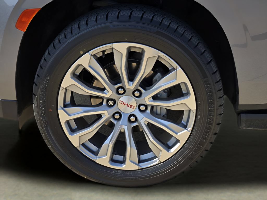 Used 2022 GMC Yukon XL Denali RWD image 11