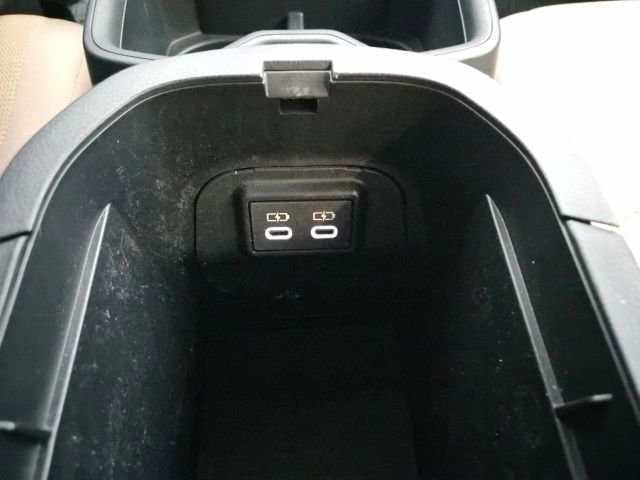 Used 2023 Toyota RAV4 LE image 32