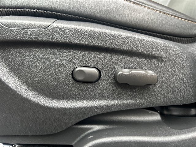 Used 2018 Chevrolet Trax LT w/ LT Convenience Package image 40