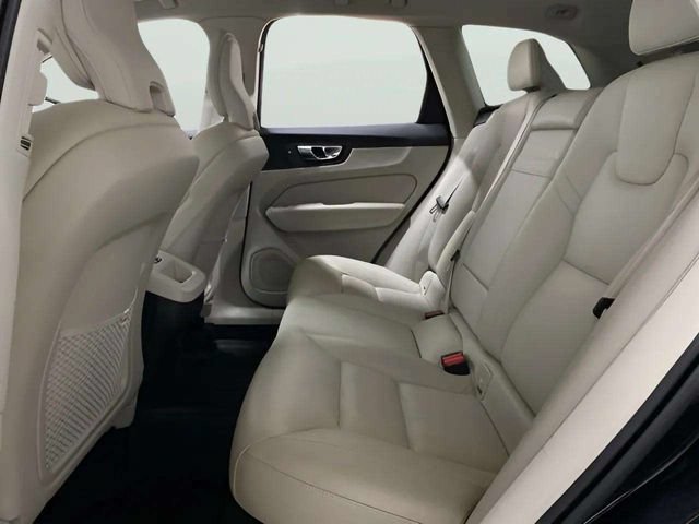 Used 2022 Volvo XC60 B5 Momentum w/ Climate Package AWD/4WD image 63