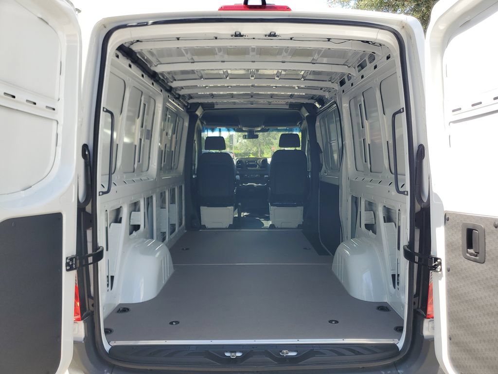 Used 2025 Mercedes-Benz Sprinter 2500 image 12