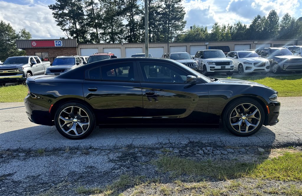 Used 2015 Dodge Charger R/T RWD image 7